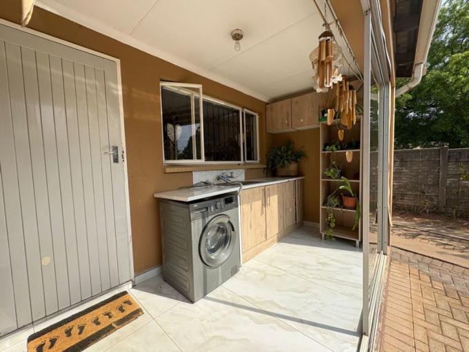 3 Bedroom House for Sale For Sale in Protea Park Remove - MR695095