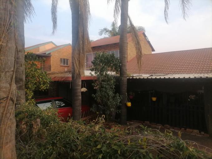 4 Bedroom House for Sale and to Rent For Sale in Hesteapark - MR695122