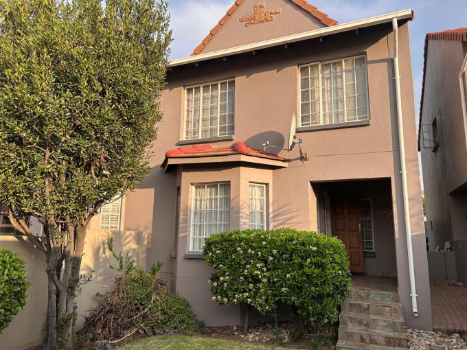 3 Bedroom Sectional Title for Sale For Sale in Eden Glen - MR695123