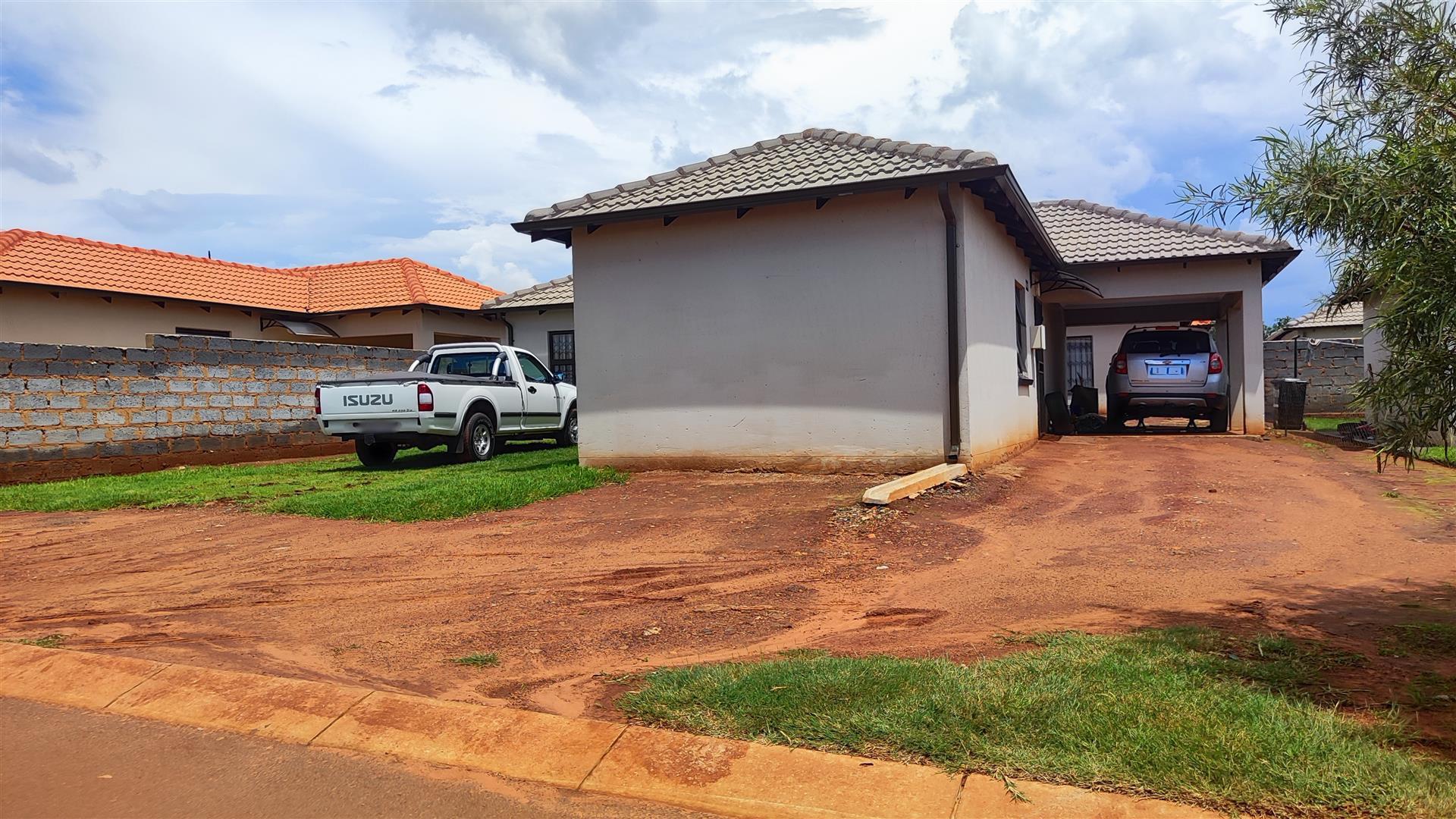 Front View of property in Dawn Park