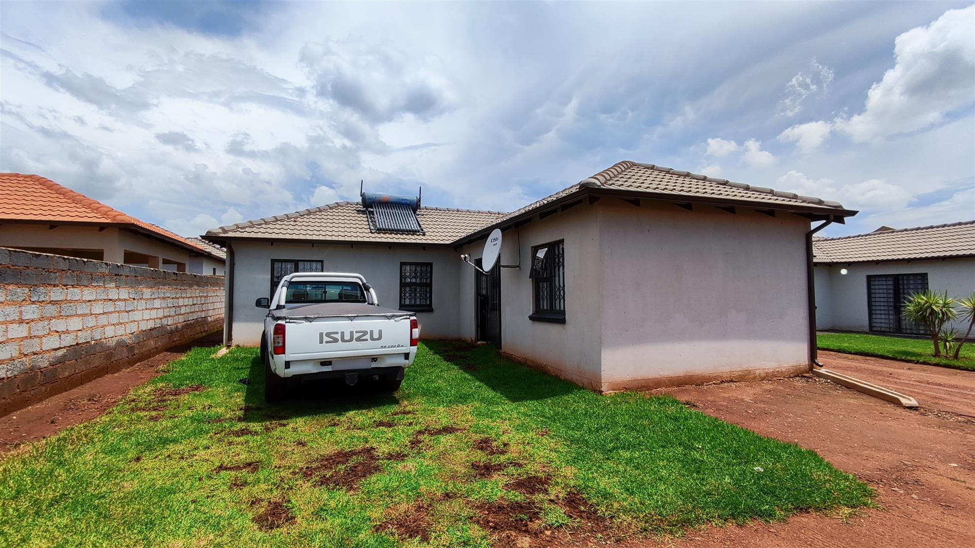 Front View of property in Dawn Park