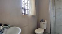 Main Bathroom - 4 square meters of property in Dawn Park