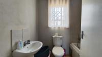 Bathroom 1 - 5 square meters of property in Dawn Park