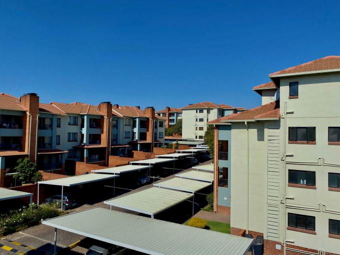 2 Bedroom Sectional Title for Sale For Sale in Greenstone Hill - MR695132