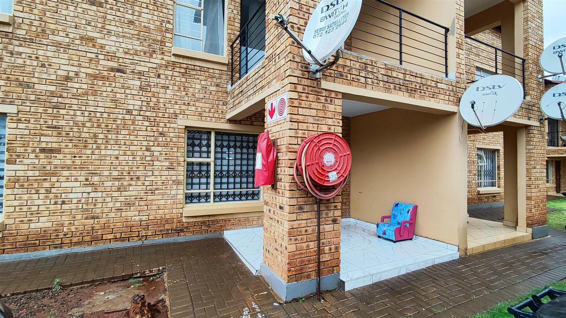 Front View of property in Dawn Park