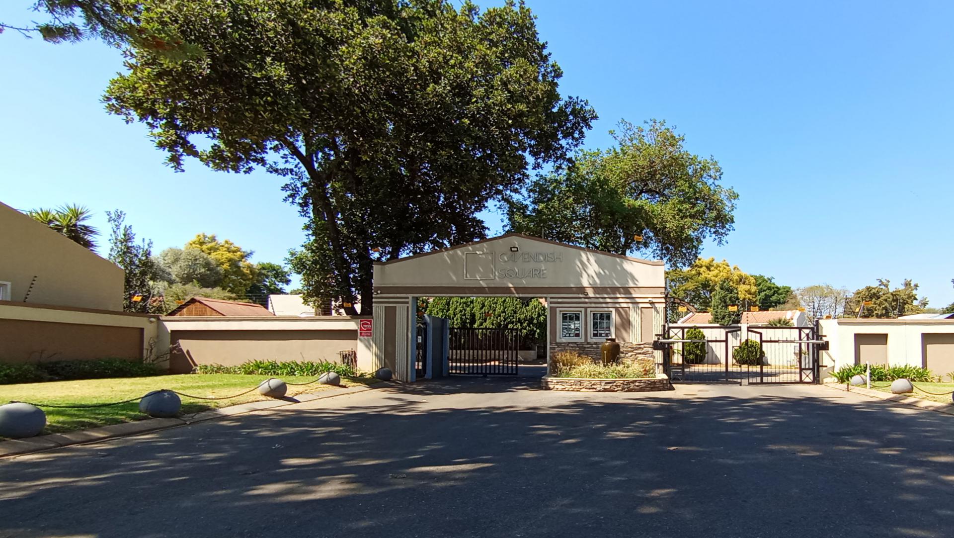 Front View of property in Douglasdale