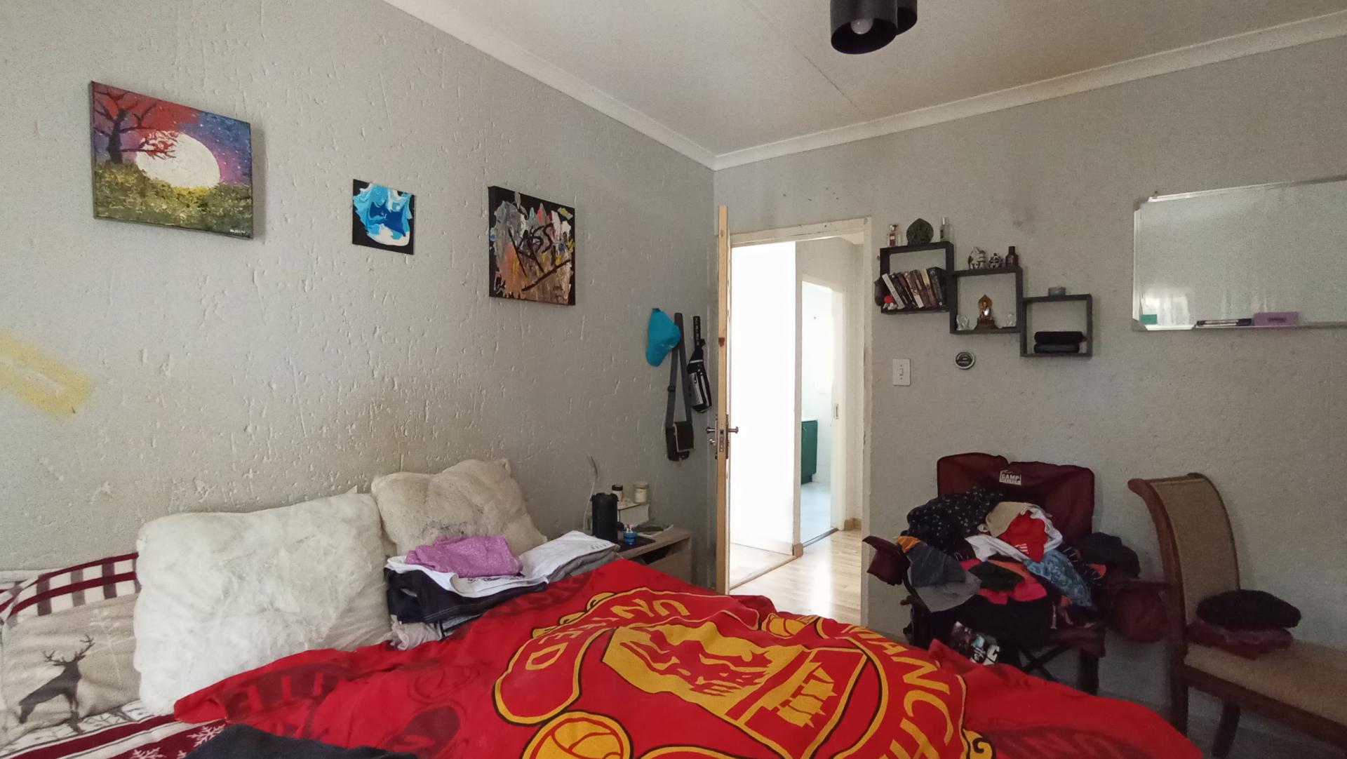 Bed Room 2 - 14 square meters of property in Douglasdale