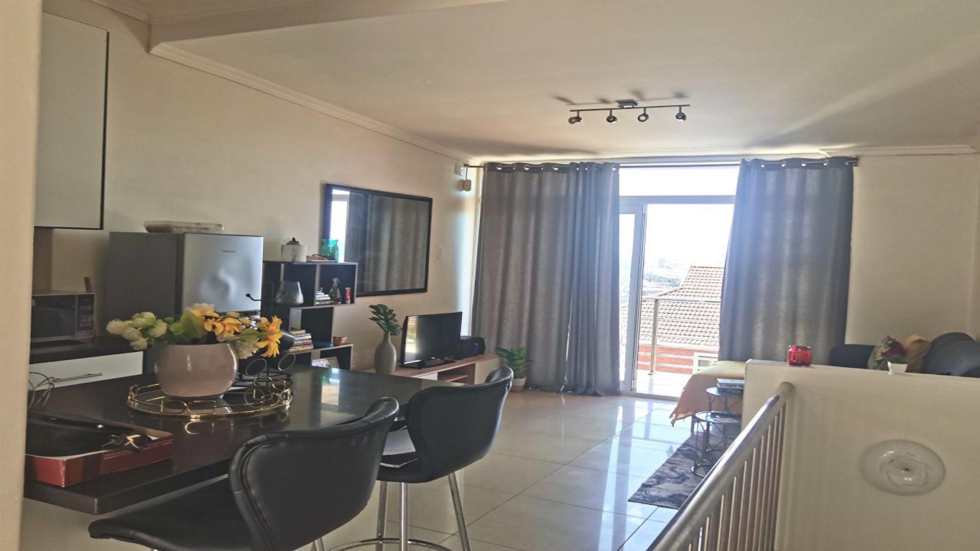 Lounges of property in Port Elizabeth Central