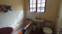 Bathroom 1 - 5 square meters of property in Lovu