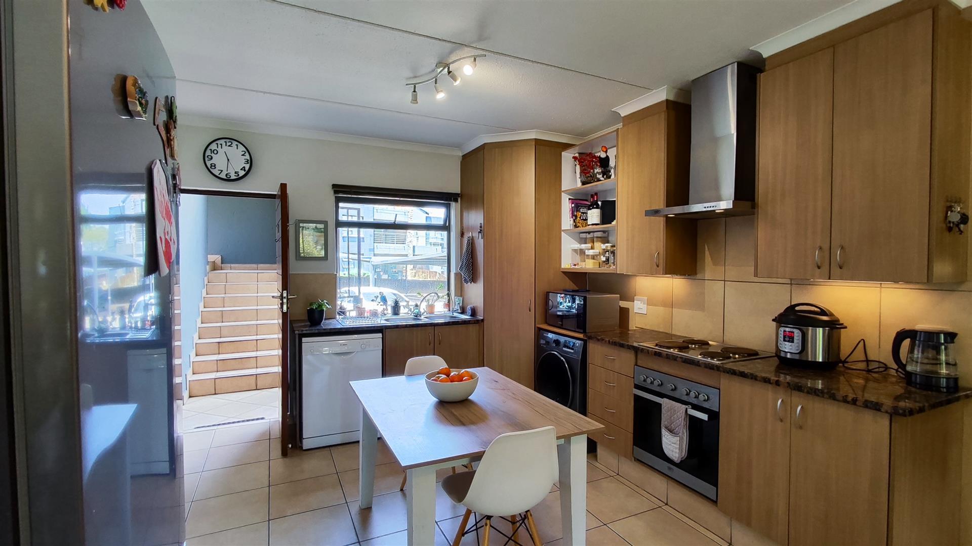 Kitchen - 17 square meters of property in Greenstone Hill