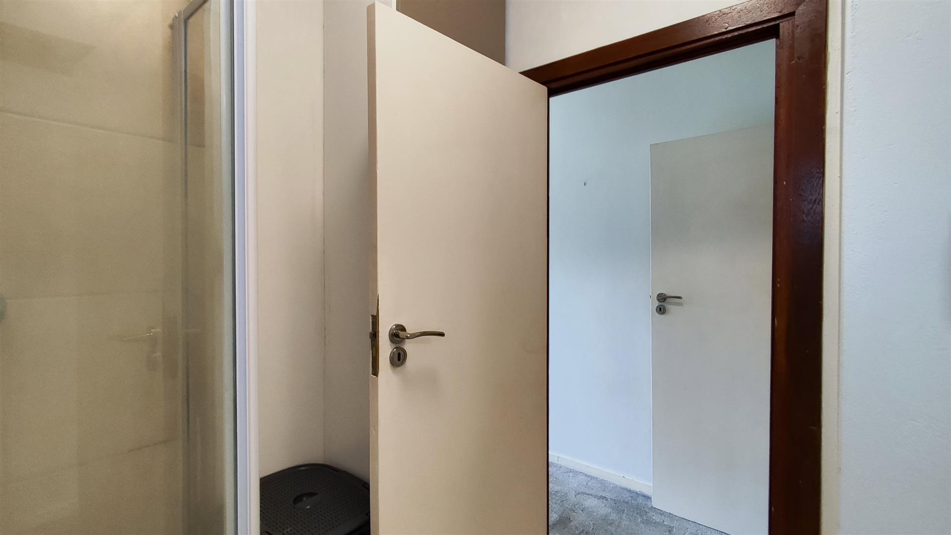 Main Bathroom - 5 square meters of property in Greenstone Hill