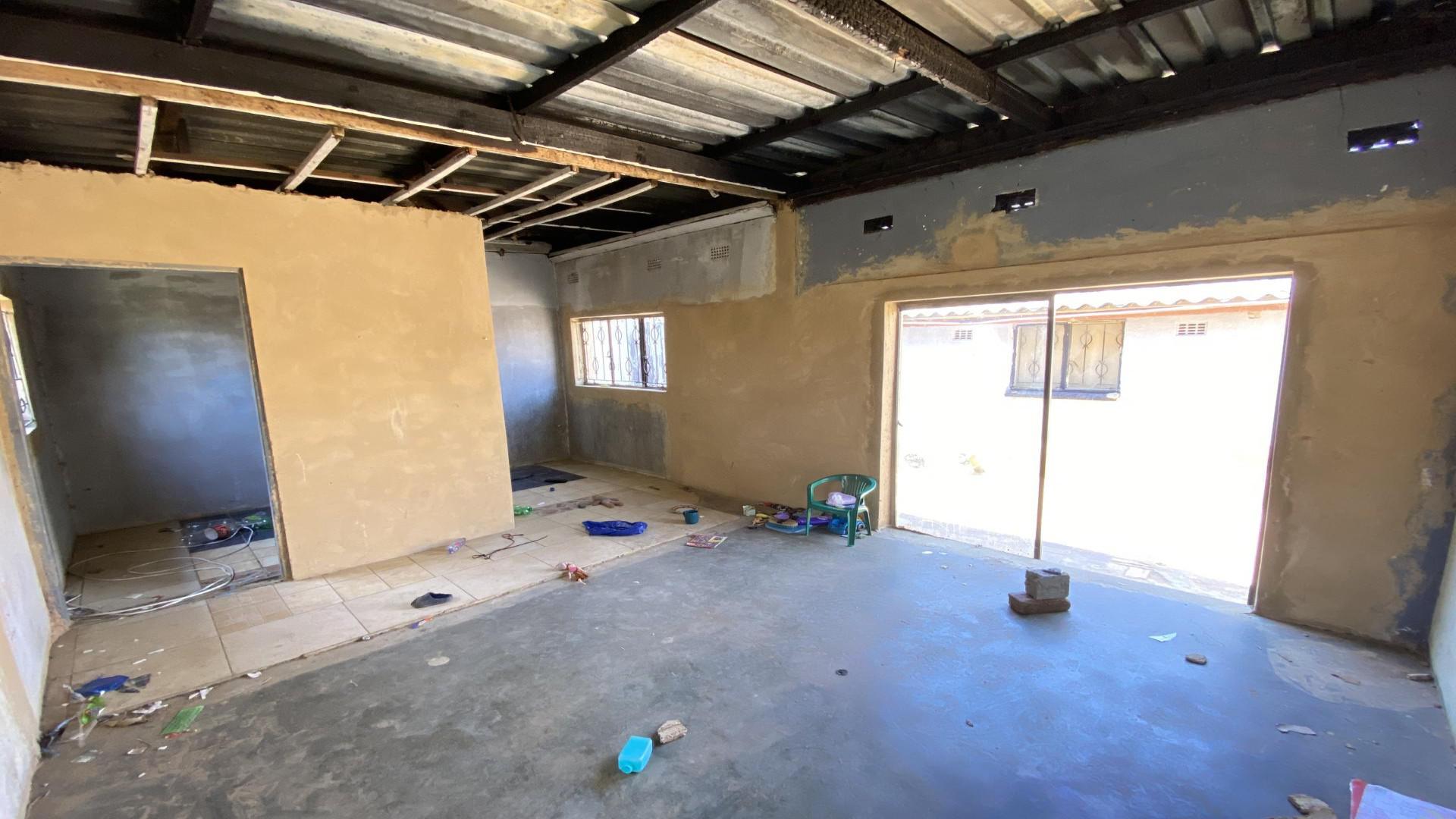 Spaces of property in Emdeni South