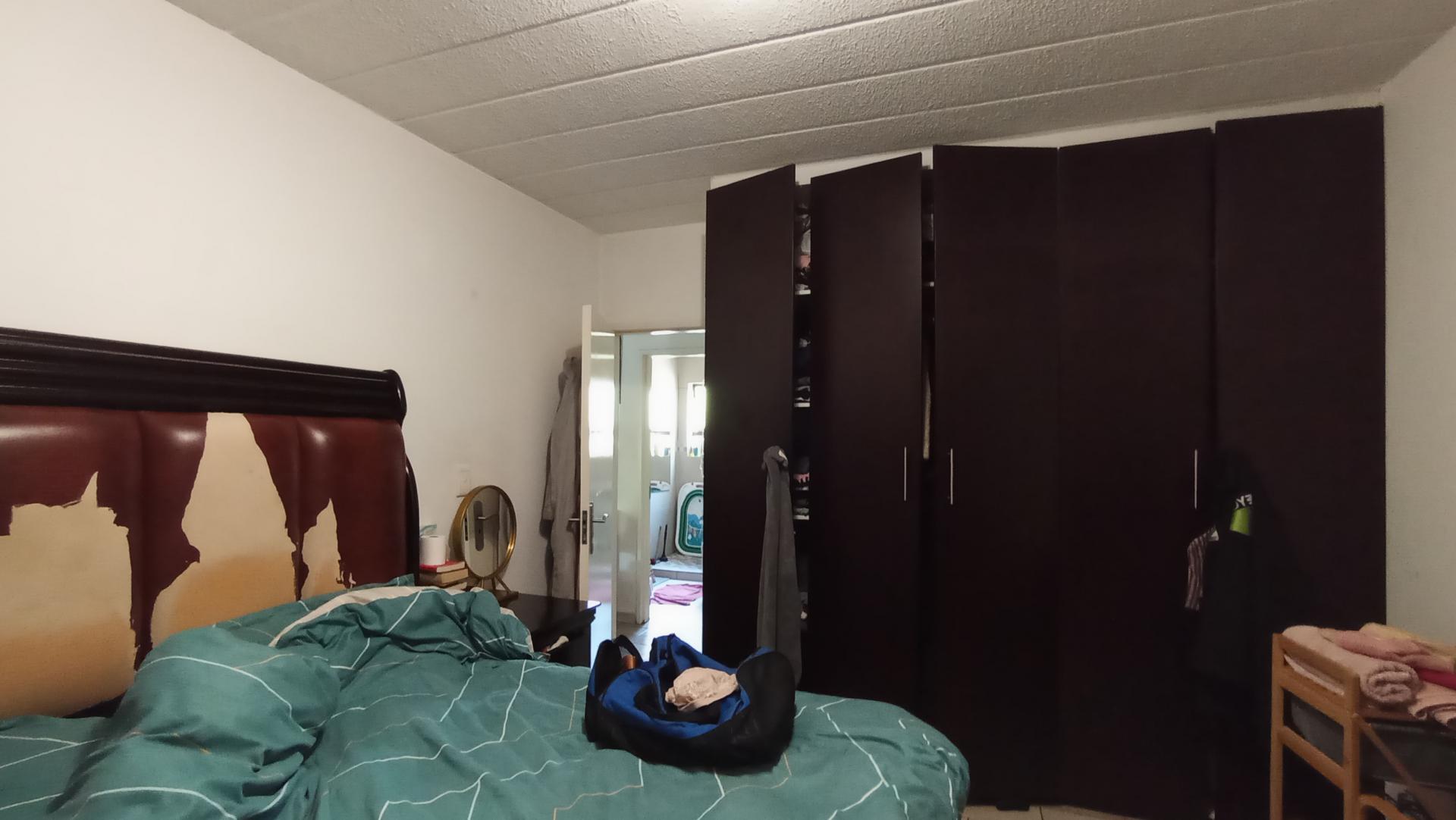 Bed Room 1 - 15 square meters of property in Jukskei Park