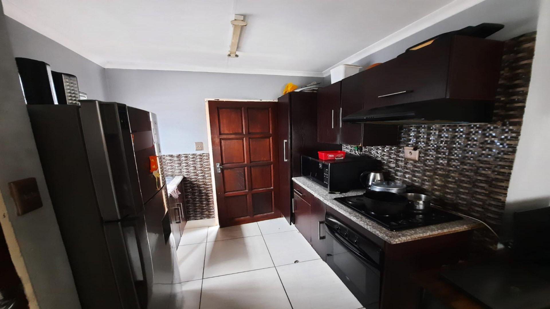 Kitchen of property in Soshanguve East