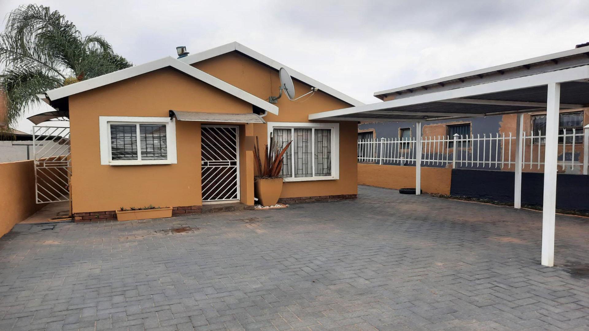 Front View of property in Soshanguve East
