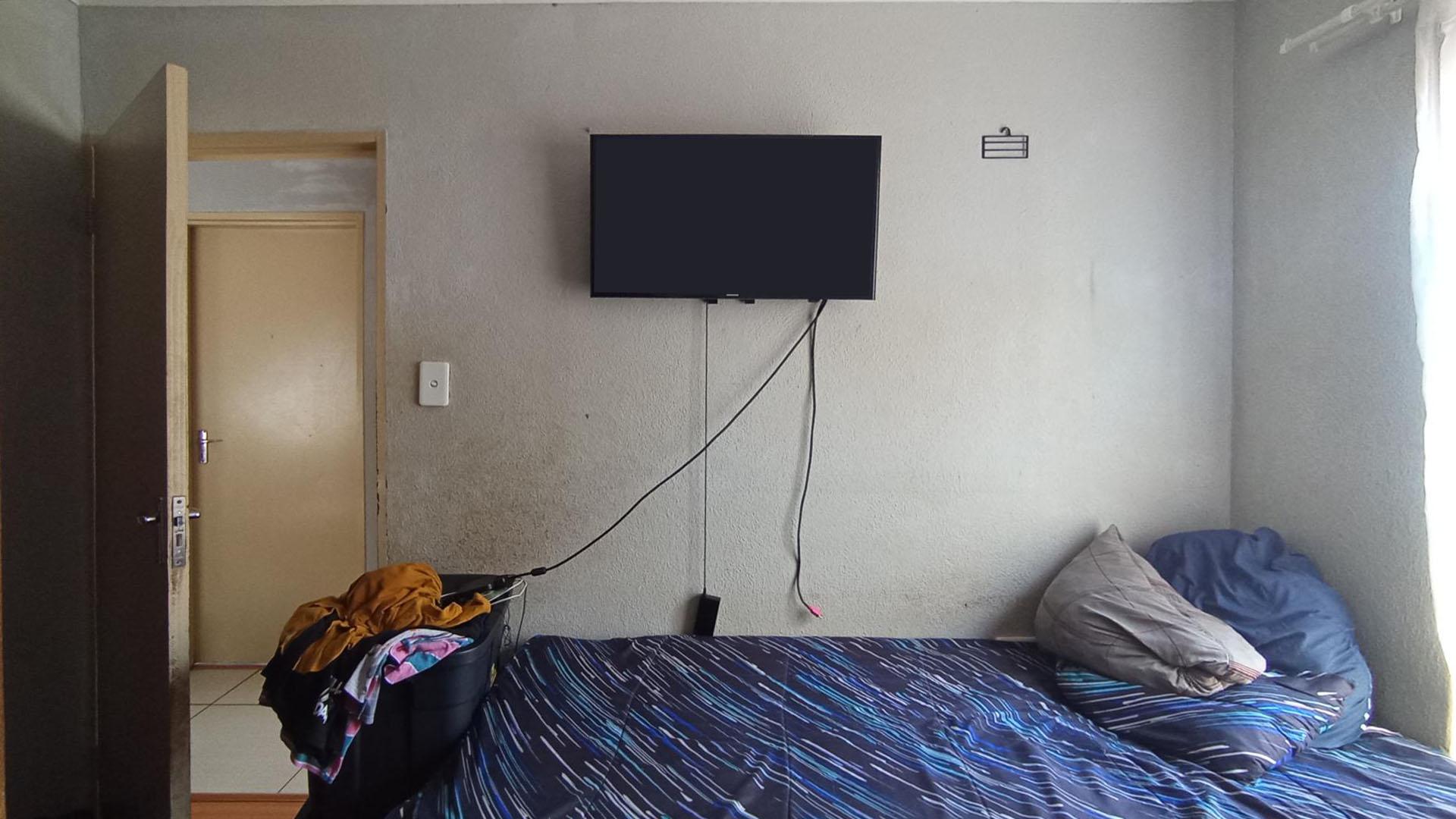 Bed Room 2 - 10 square meters of property in Soshanguve East