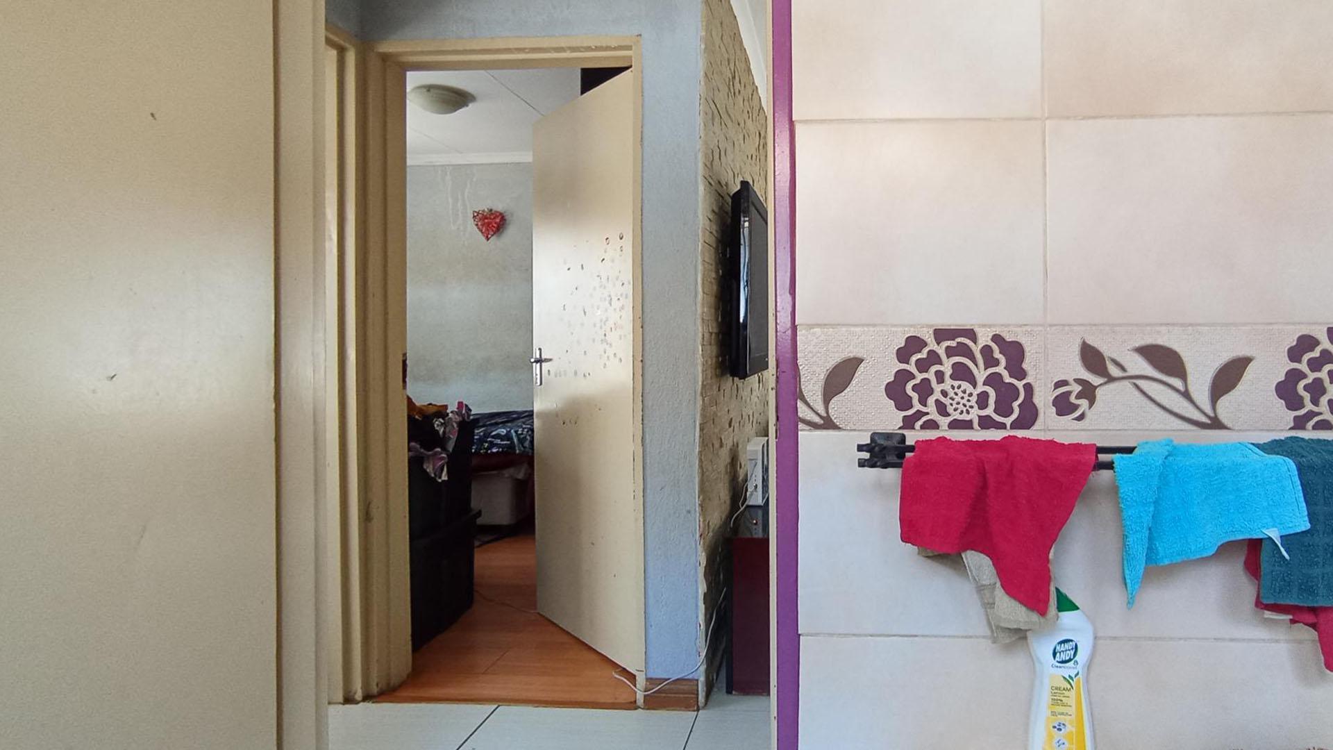 Bathroom 1 - 4 square meters of property in Soshanguve East