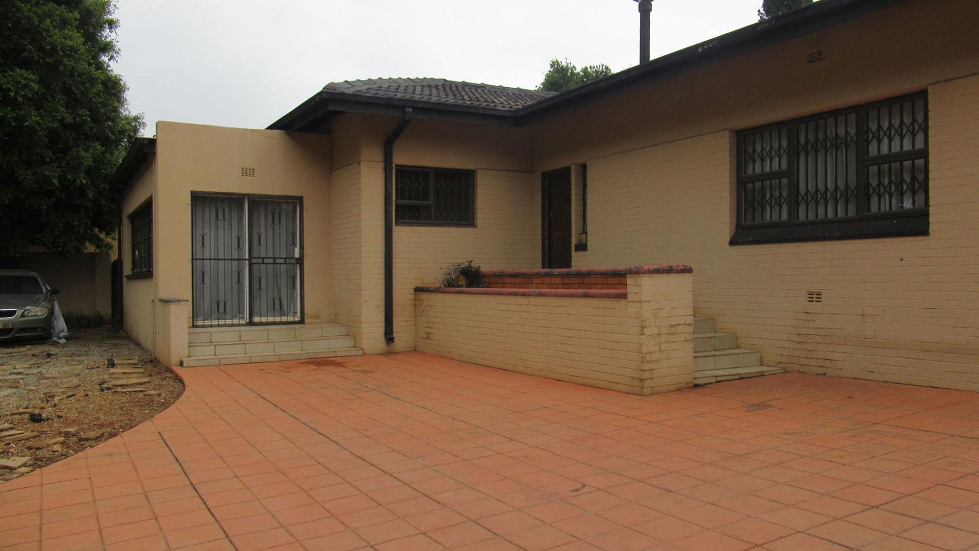 Front View of property in Florida