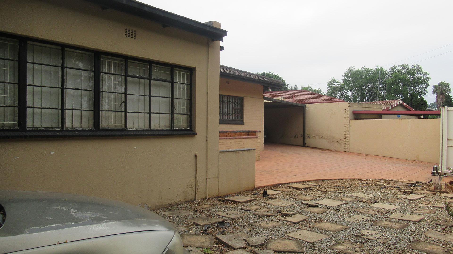 Front View of property in Florida