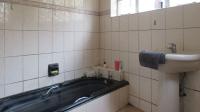 Main Bathroom - 7 square meters of property in Florida