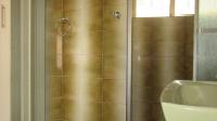Bathroom 2 - 4 square meters of property in Florida