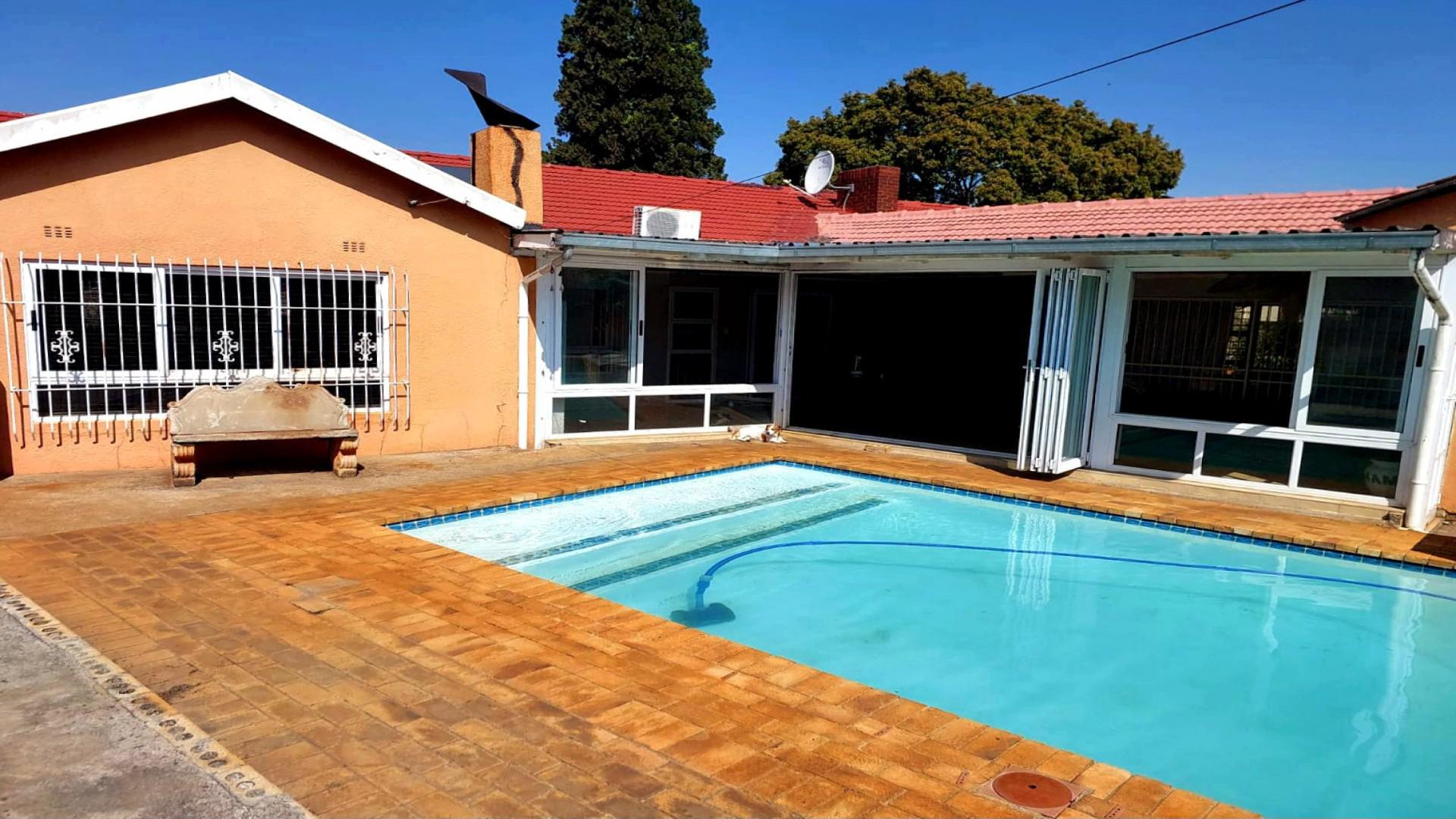 Backyard of property in Verwoerdpark