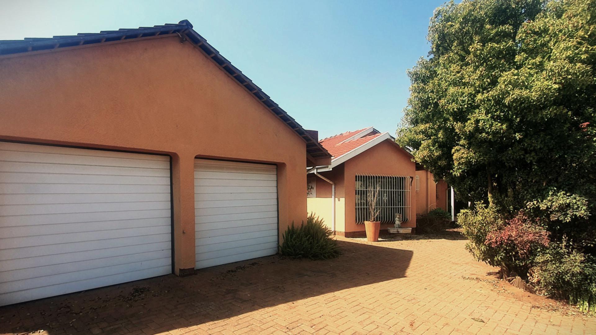 Front View of property in Verwoerdpark