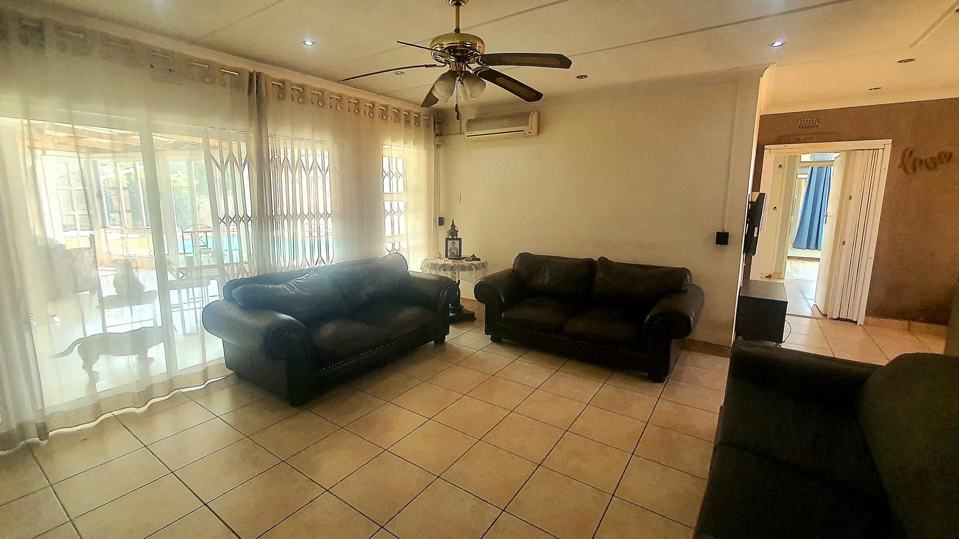 Lounges of property in Verwoerdpark