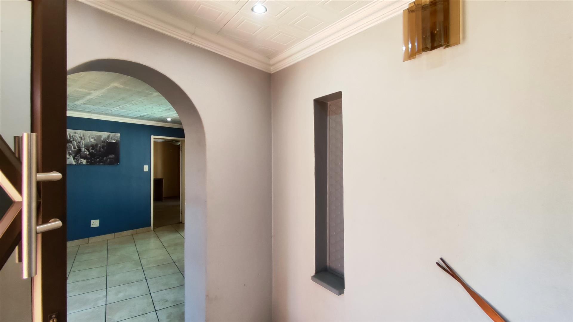 Spaces - 18 square meters of property in Verwoerdpark