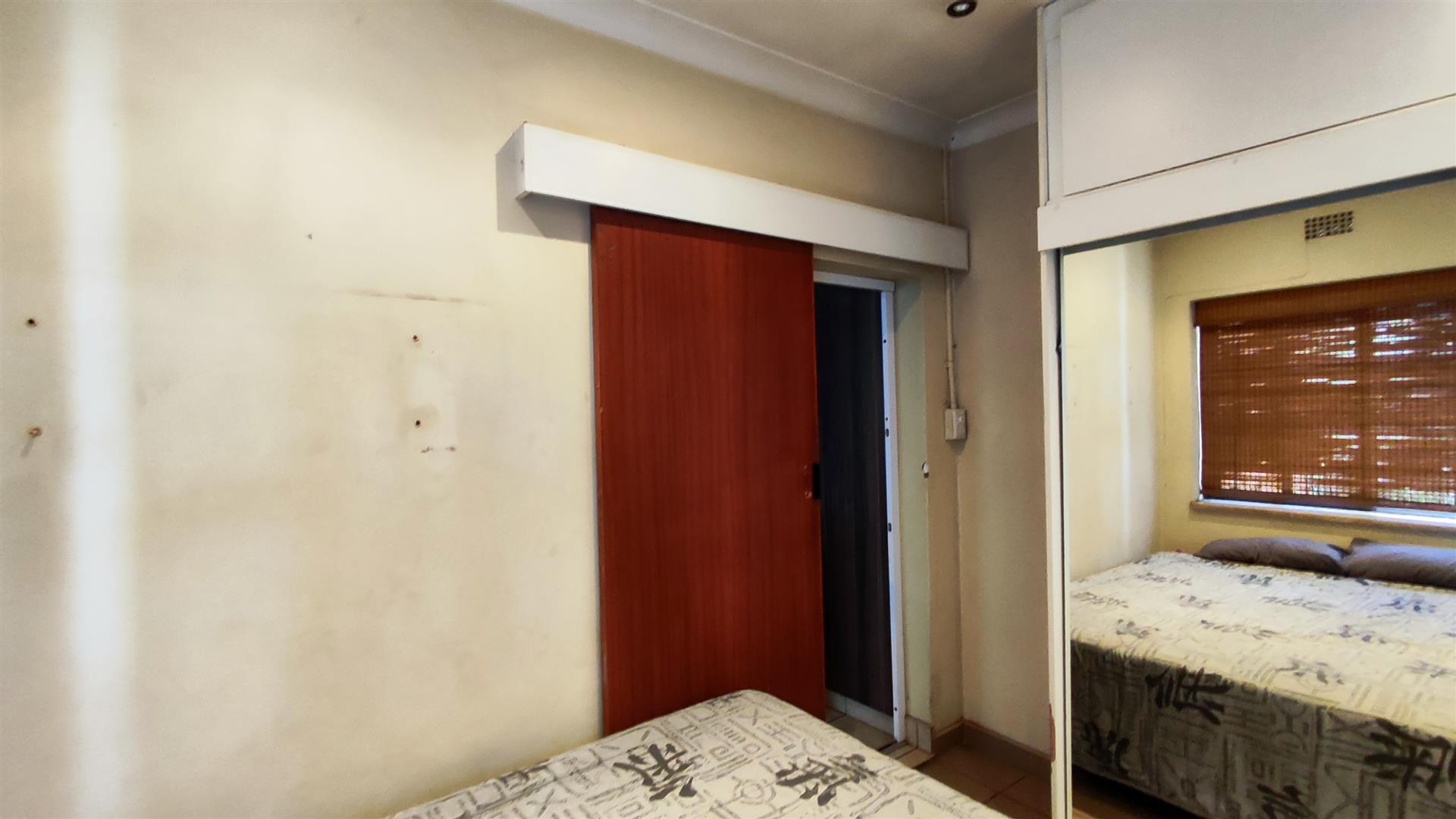 Bed Room 3 - 8 square meters of property in Verwoerdpark