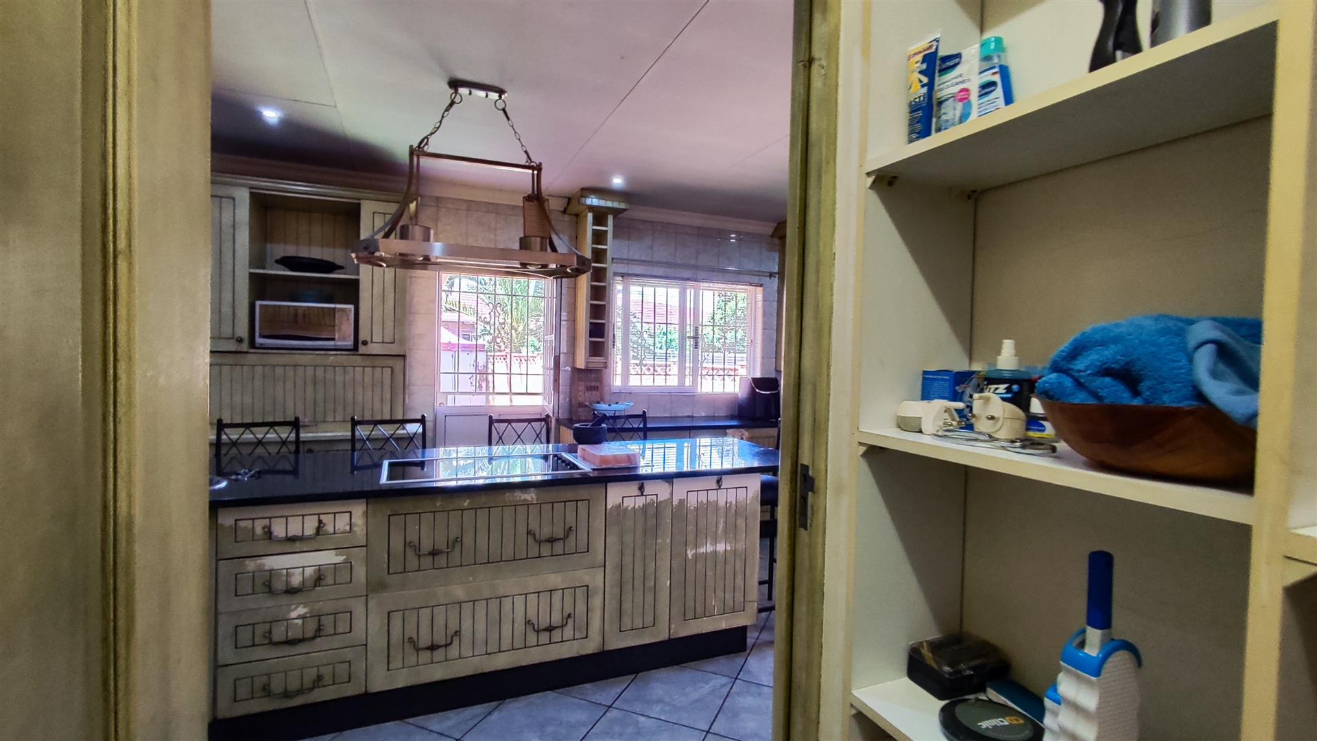 Spaces - 18 square meters of property in Verwoerdpark