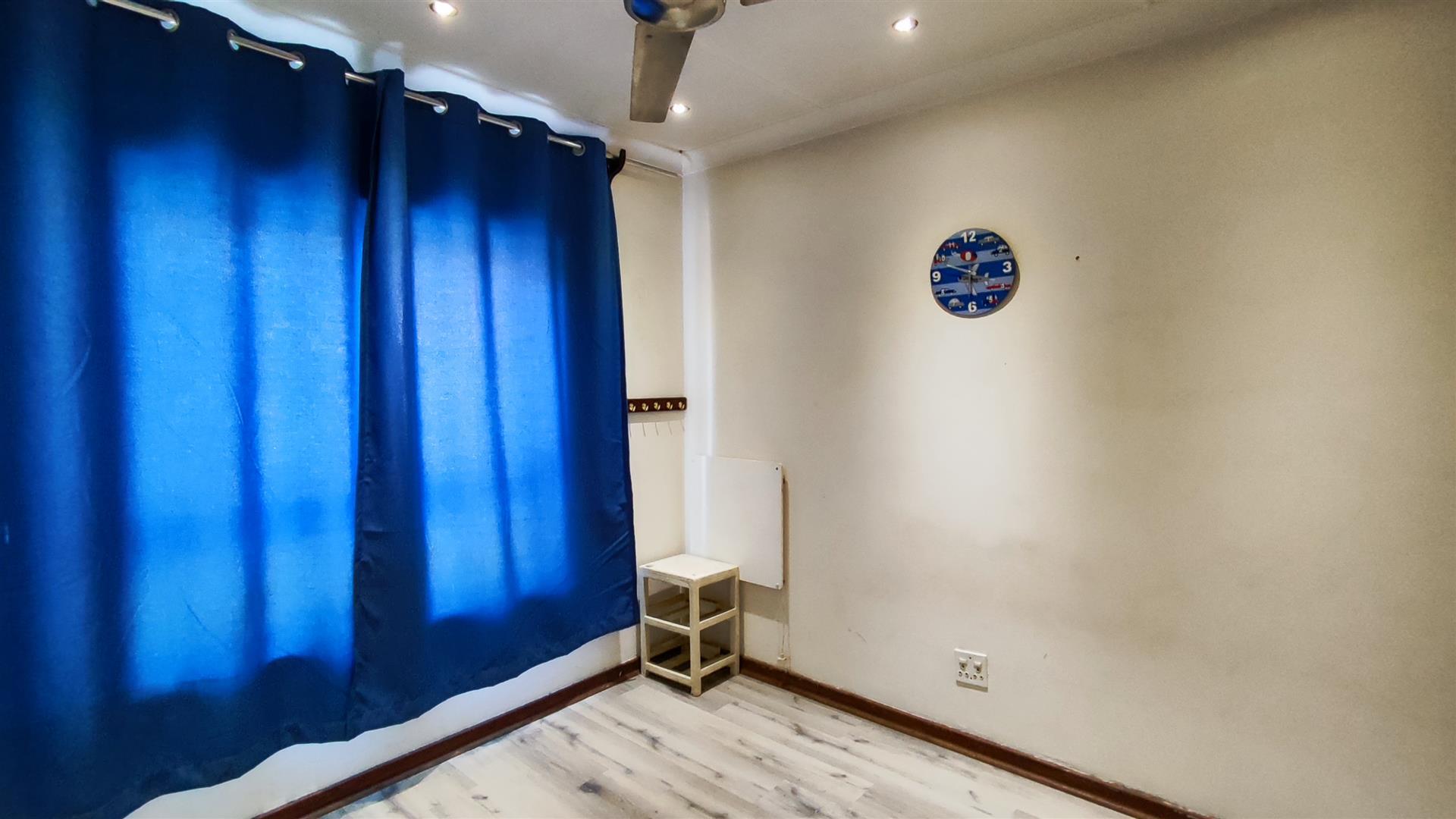 Bed Room 5+ - 10 square meters of property in Verwoerdpark