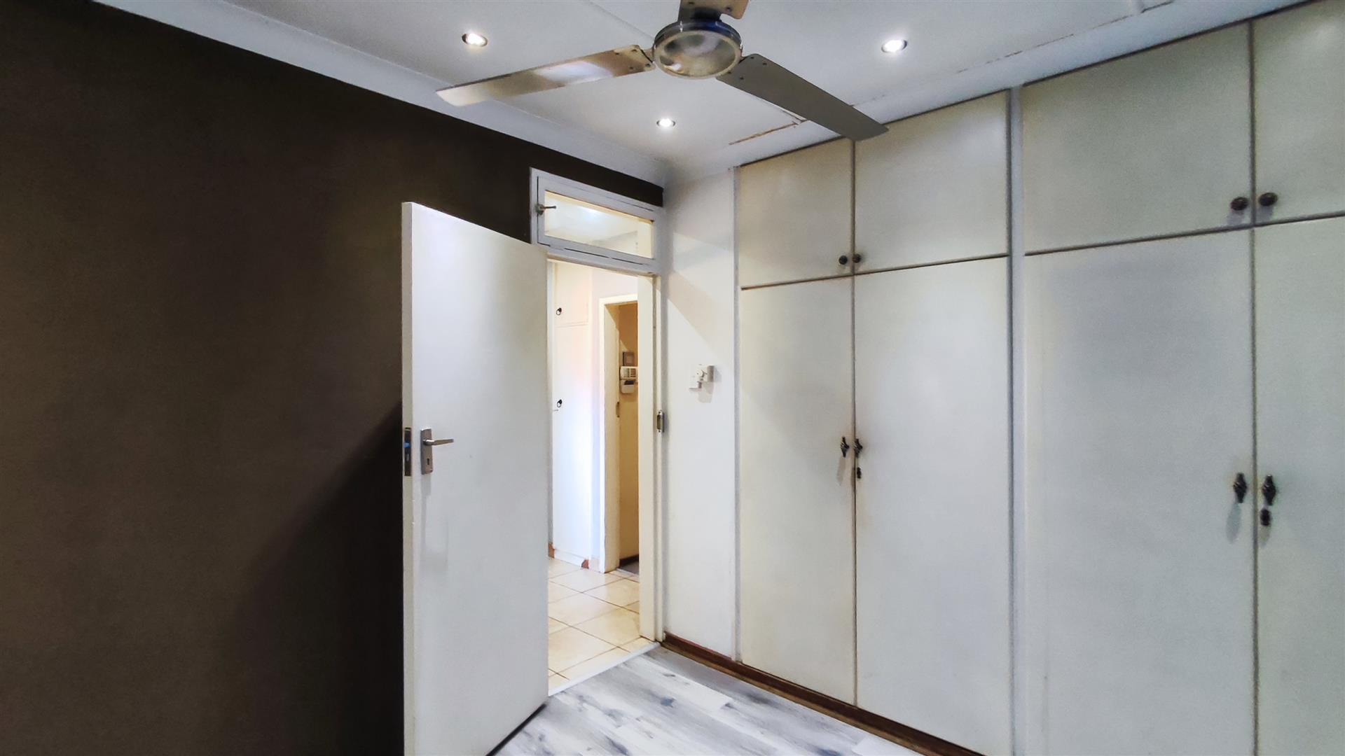 Bed Room 5+ - 10 square meters of property in Verwoerdpark