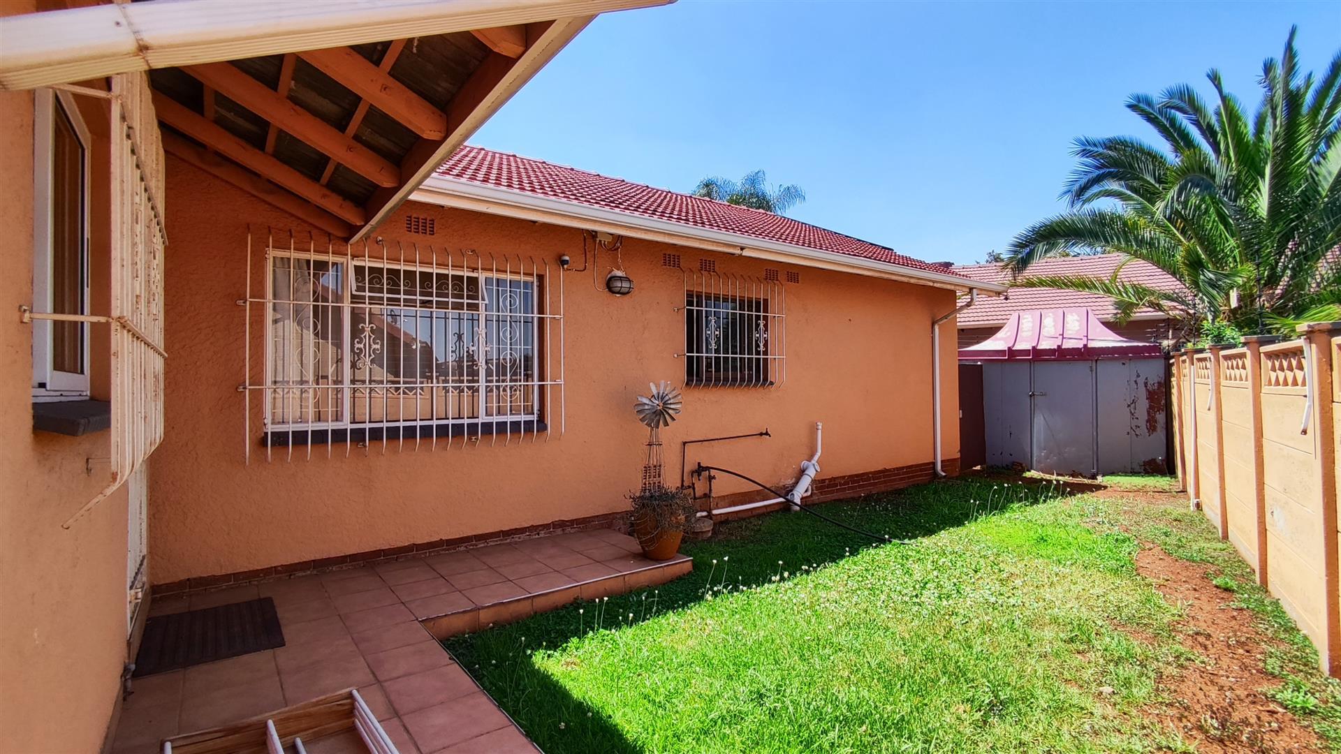 Backyard of property in Verwoerdpark