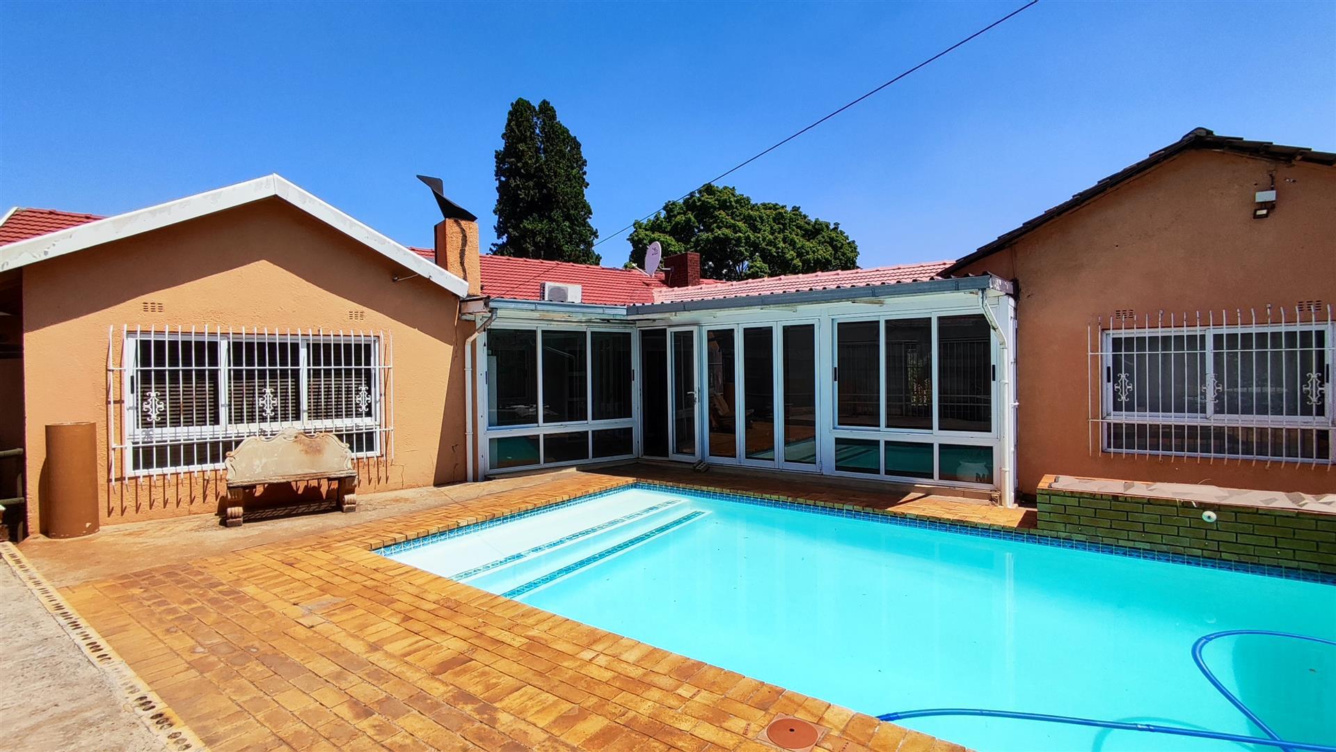 Backyard of property in Verwoerdpark