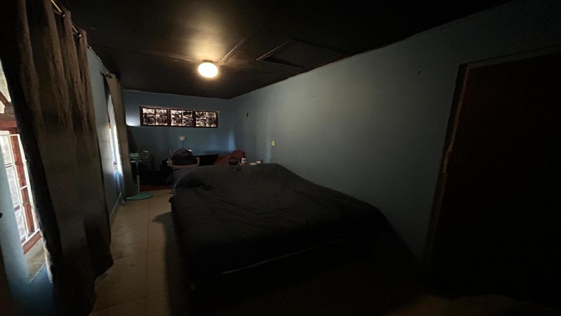 Main Bedroom of property in Crestview