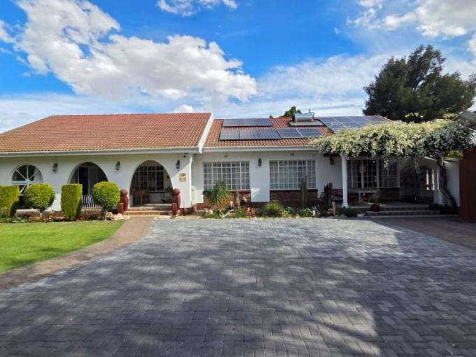 3 Bedroom House for Sale For Sale in Oudtshoorn - MR695185