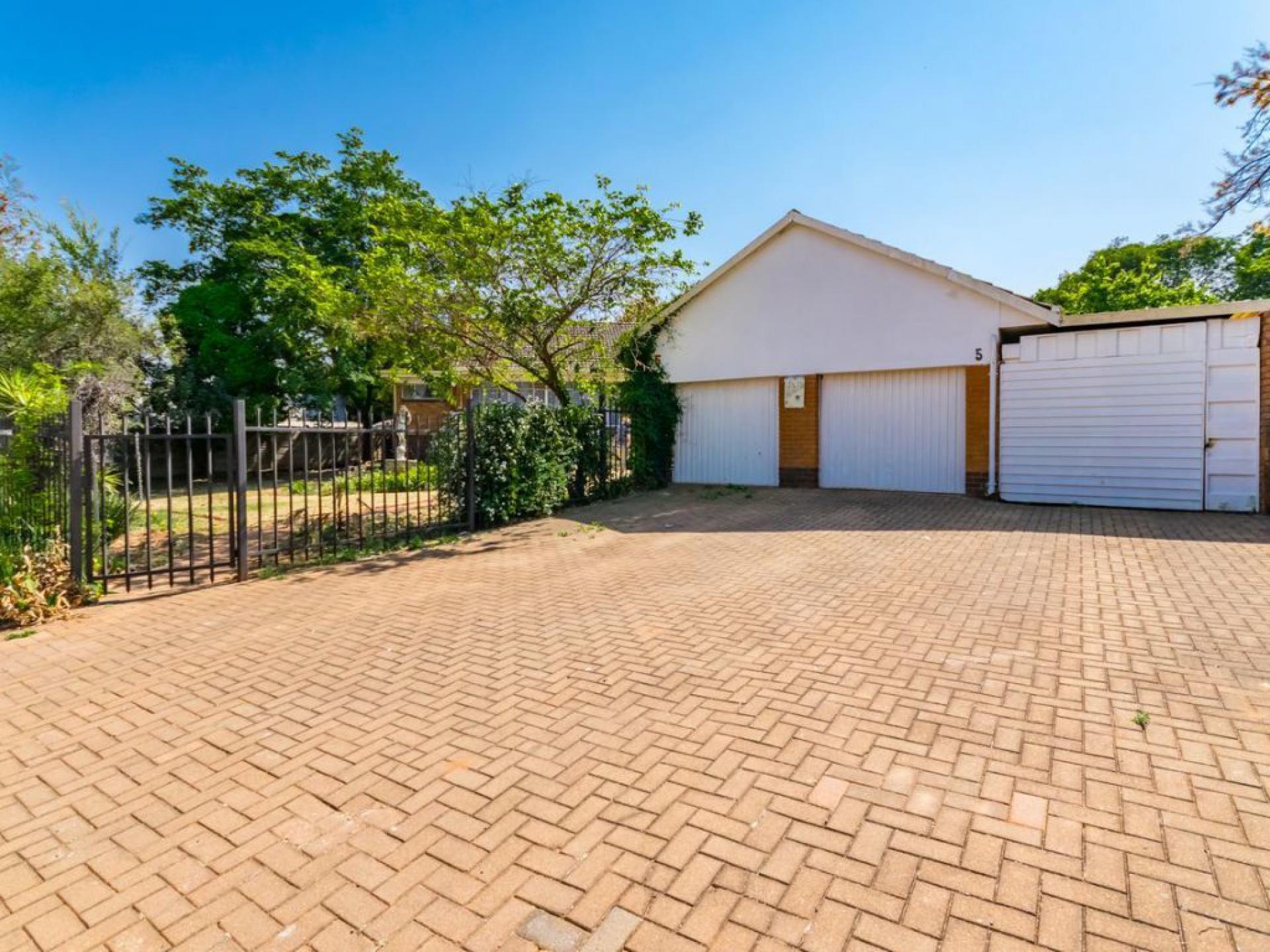  of property in Lyttelton Manor