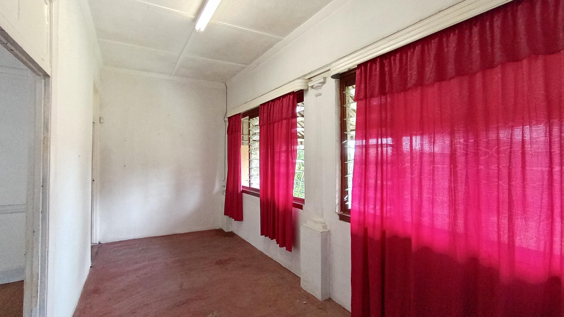 Spaces - 6 square meters of property in Mount Vernon 