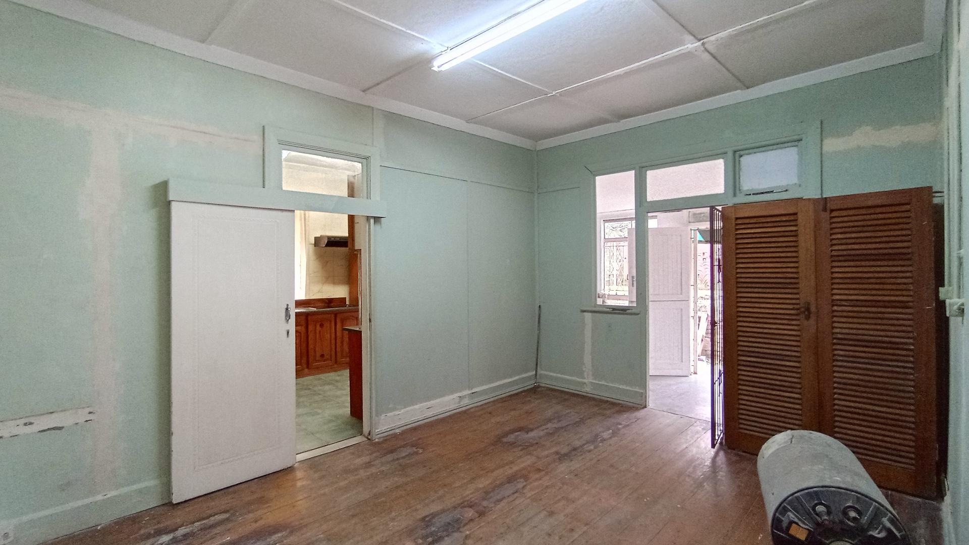 Dining Room - 21 square meters of property in Mount Vernon 