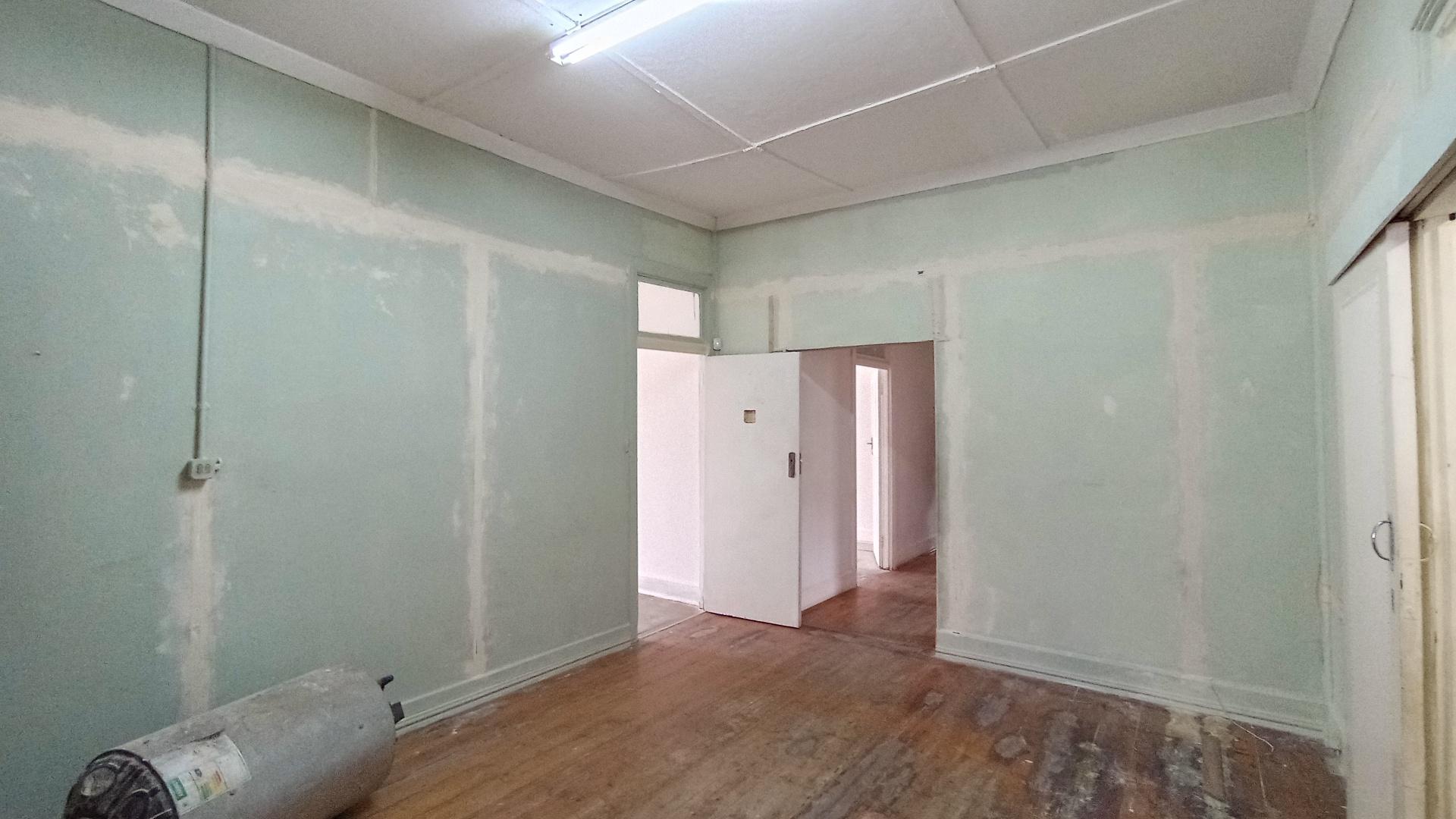 Dining Room - 21 square meters of property in Mount Vernon 