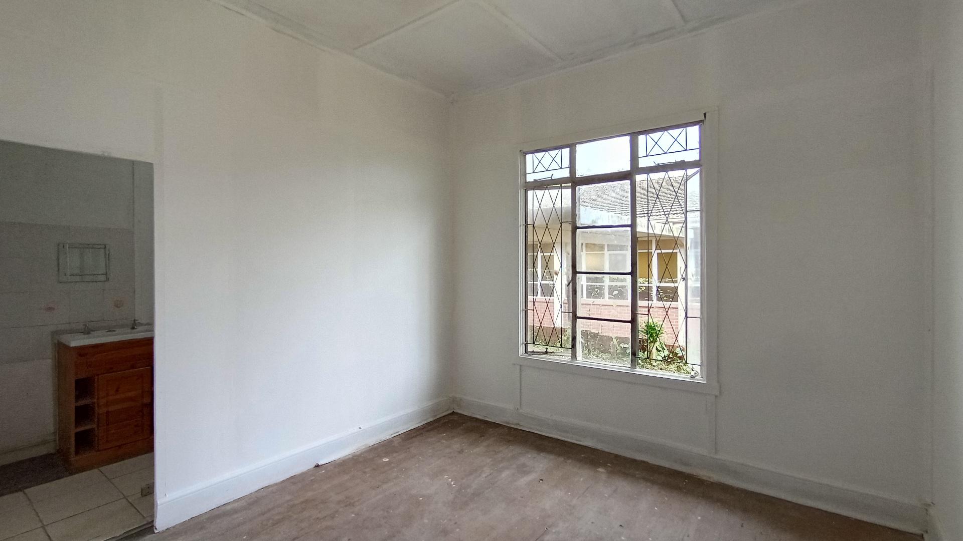 Main Bedroom - 13 square meters of property in Mount Vernon 