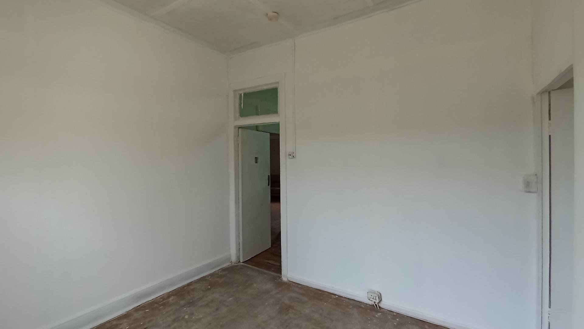 Main Bedroom - 13 square meters of property in Mount Vernon 