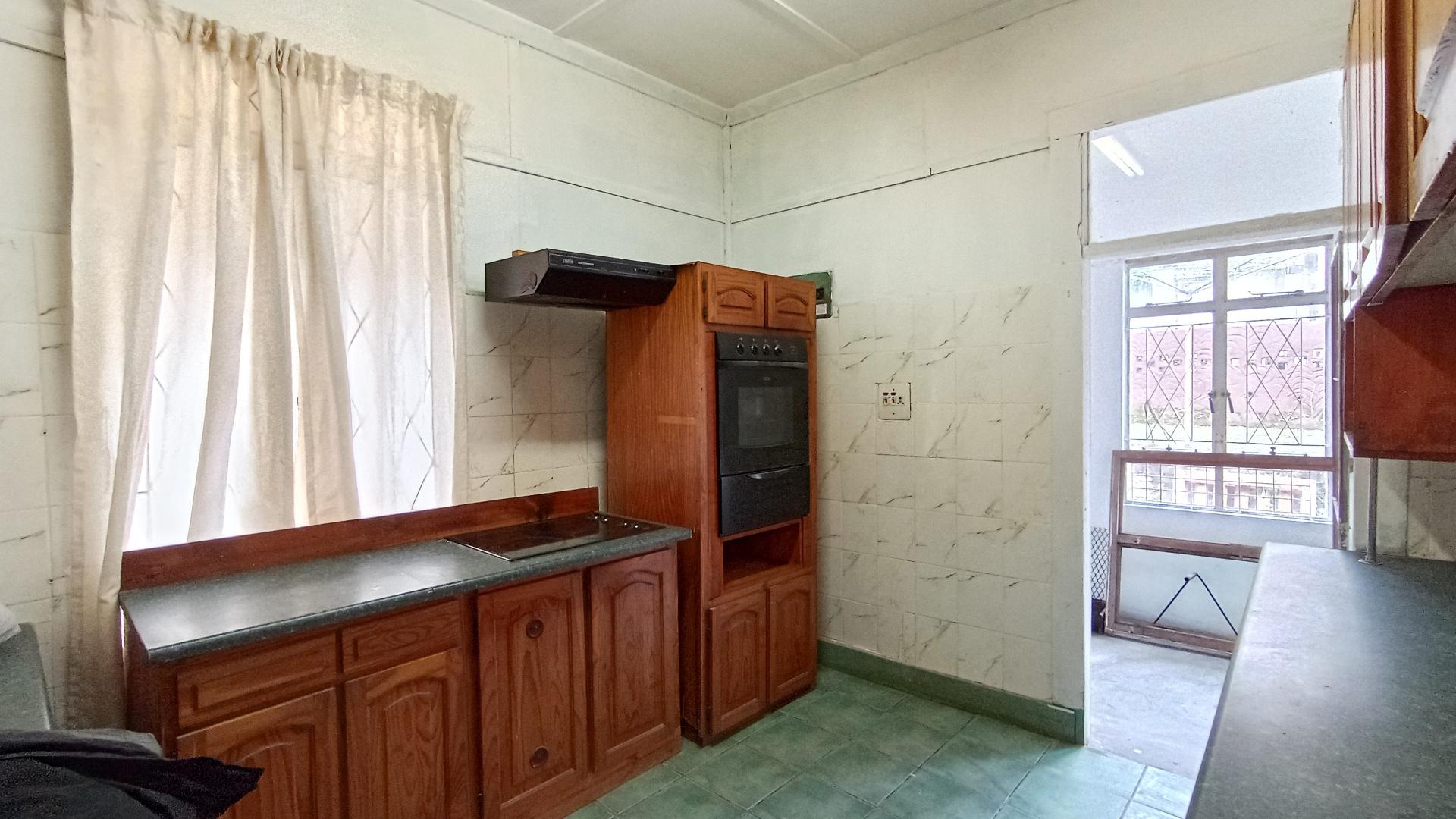Kitchen - 24 square meters of property in Mount Vernon 