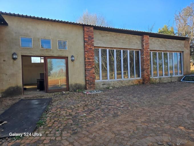 Commercial to Rent in Hartbeespoort - Property to rent - MR695229