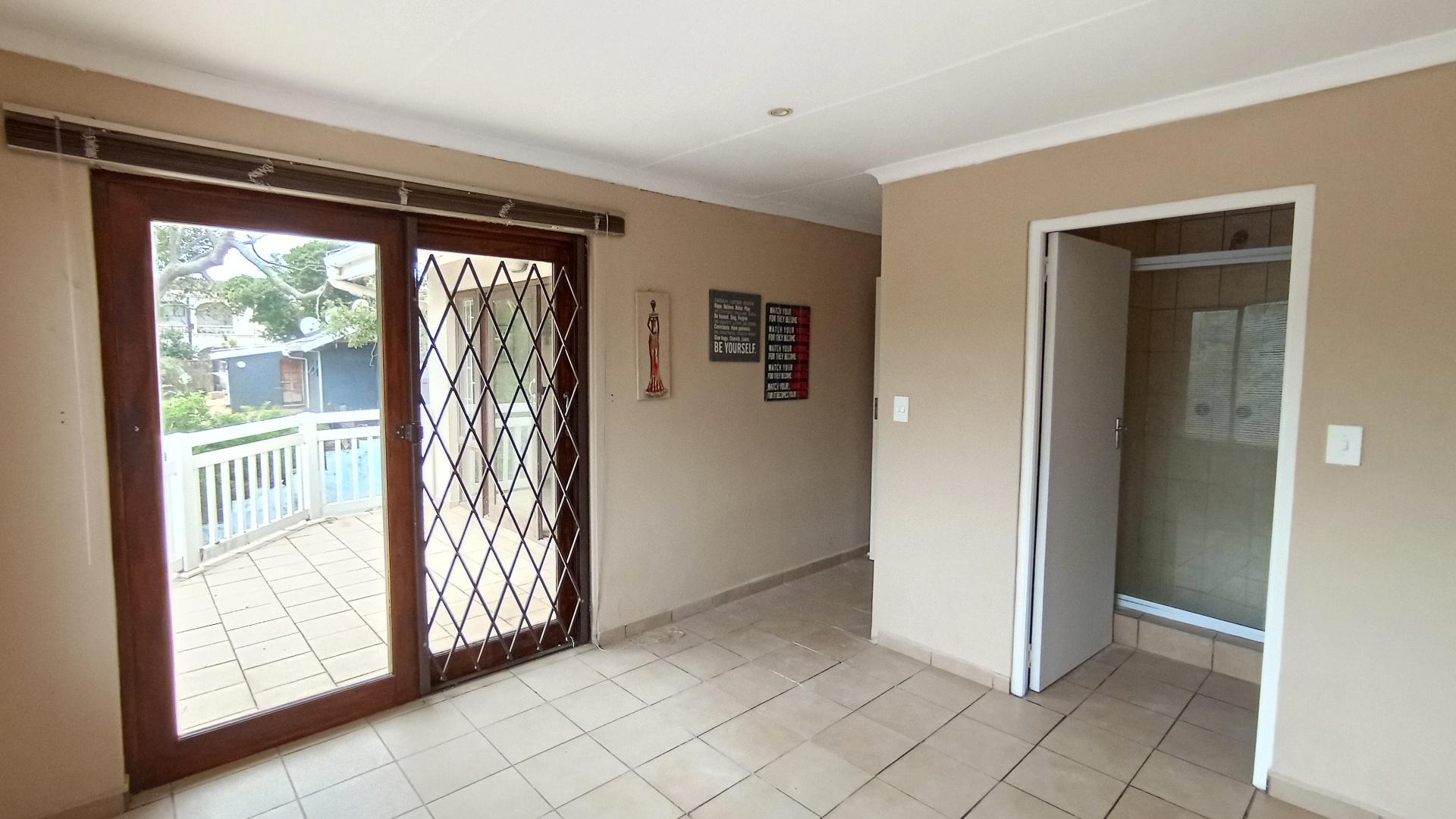 Main Bedroom - 14 square meters of property in Margate