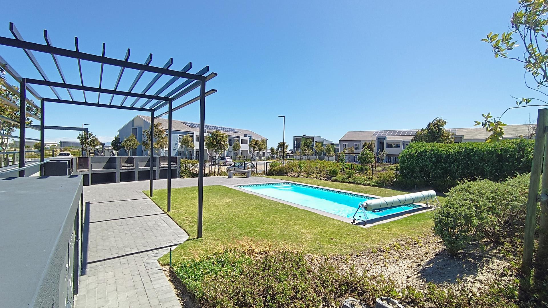 Swimming Pool of property in Burgundy Estate