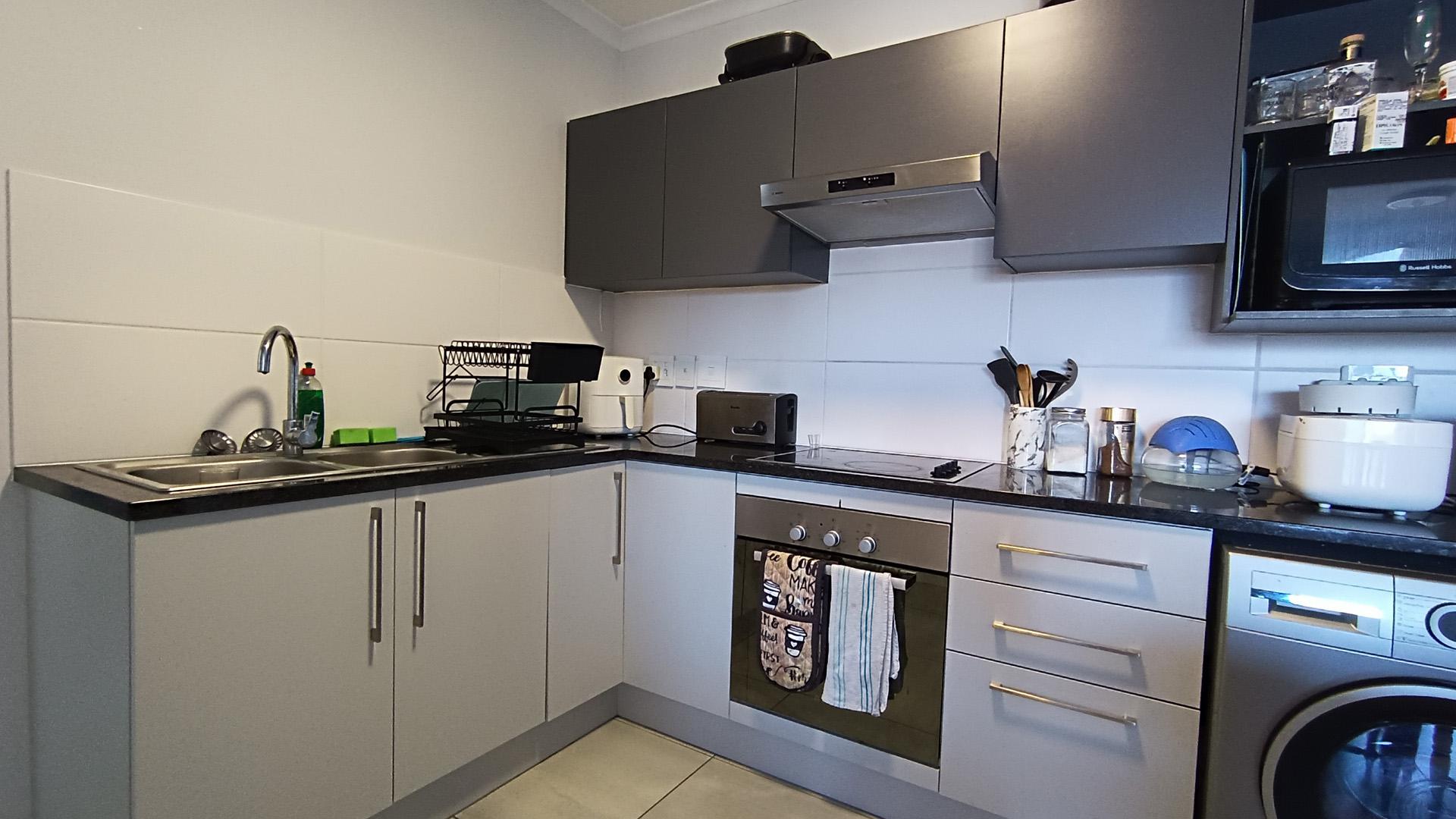 Kitchen - 10 square meters of property in Burgundy Estate