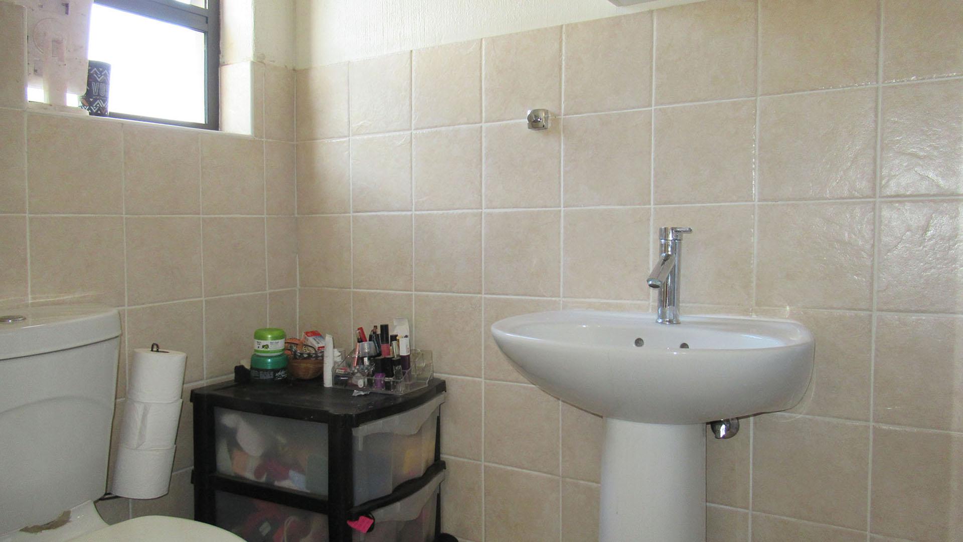 Main Bathroom - 4 square meters of property in Northwold