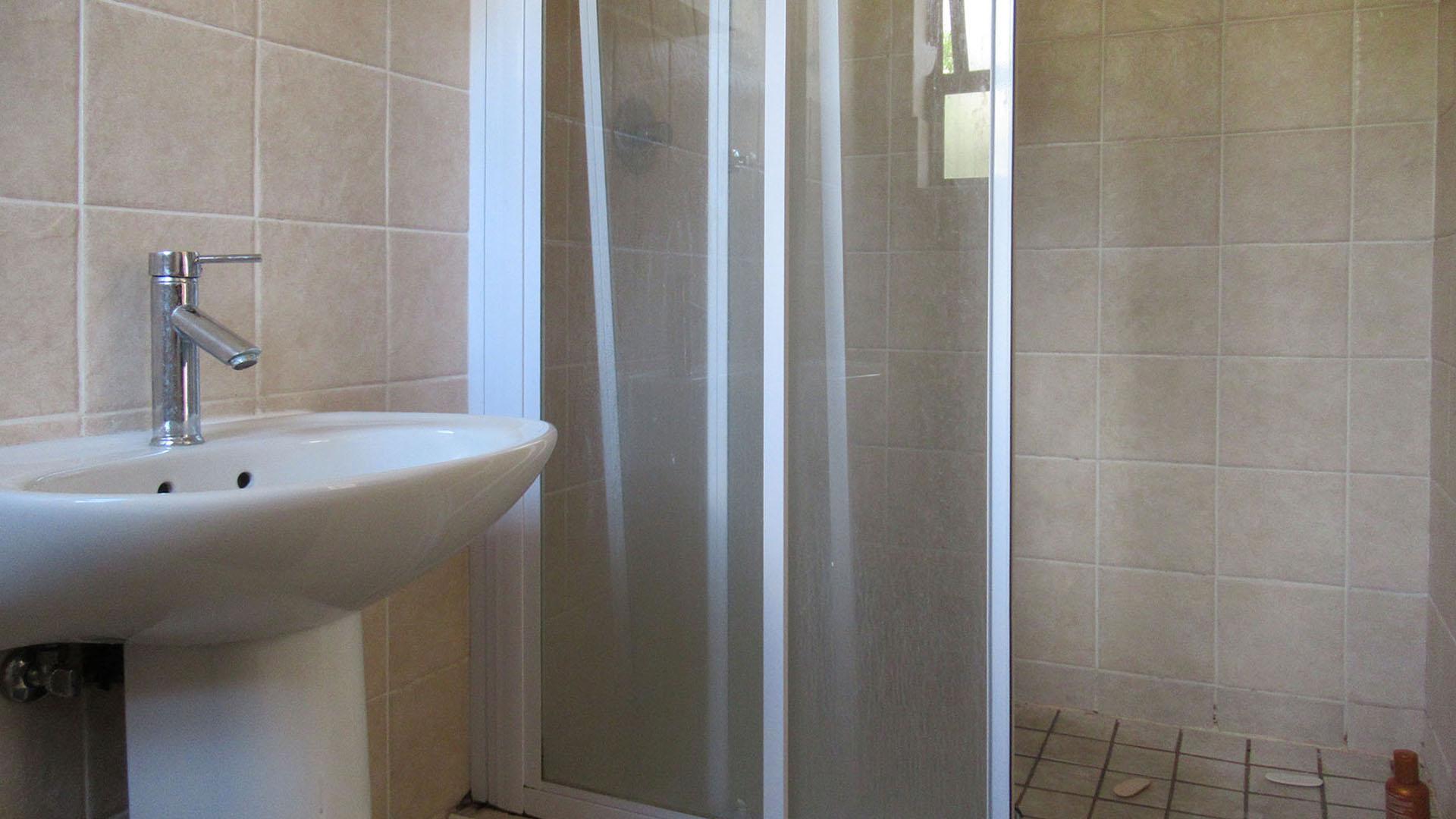 Main Bathroom - 4 square meters of property in Northwold